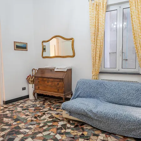 Lovingenoa - White House Γένοβα