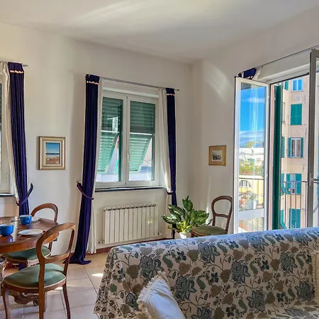 Lovingenoa - White House * Genova