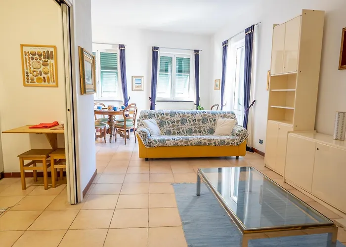 Lovingenoa - White House Apartamento