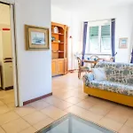 Lovingenoa - White House Апартаменты *