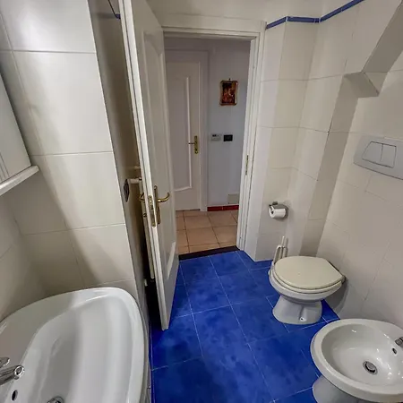 Lovingenoa - Prione - White House Apartment Genoa